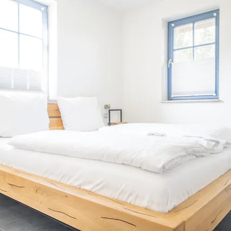 Kranichhus Kranich 4 * Born